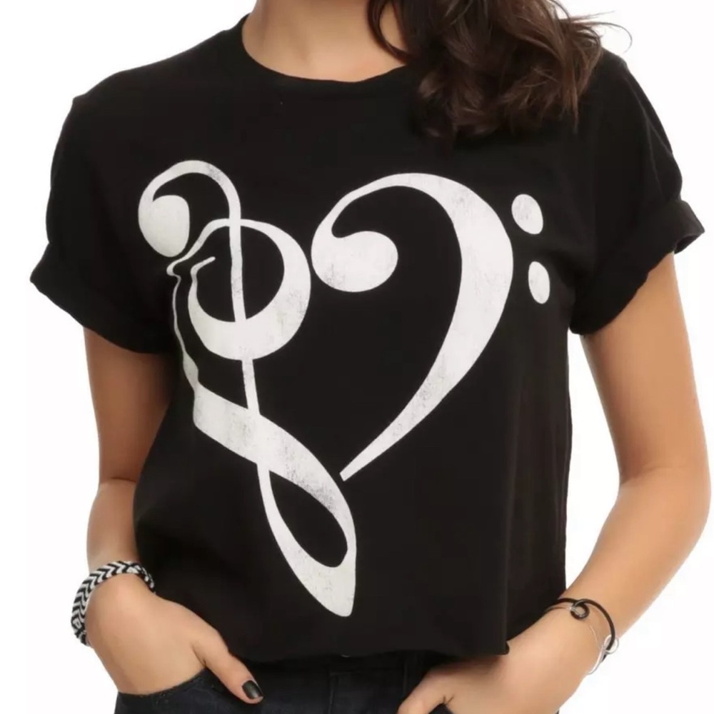 Hot Topic Tee - Picture 4 of 4